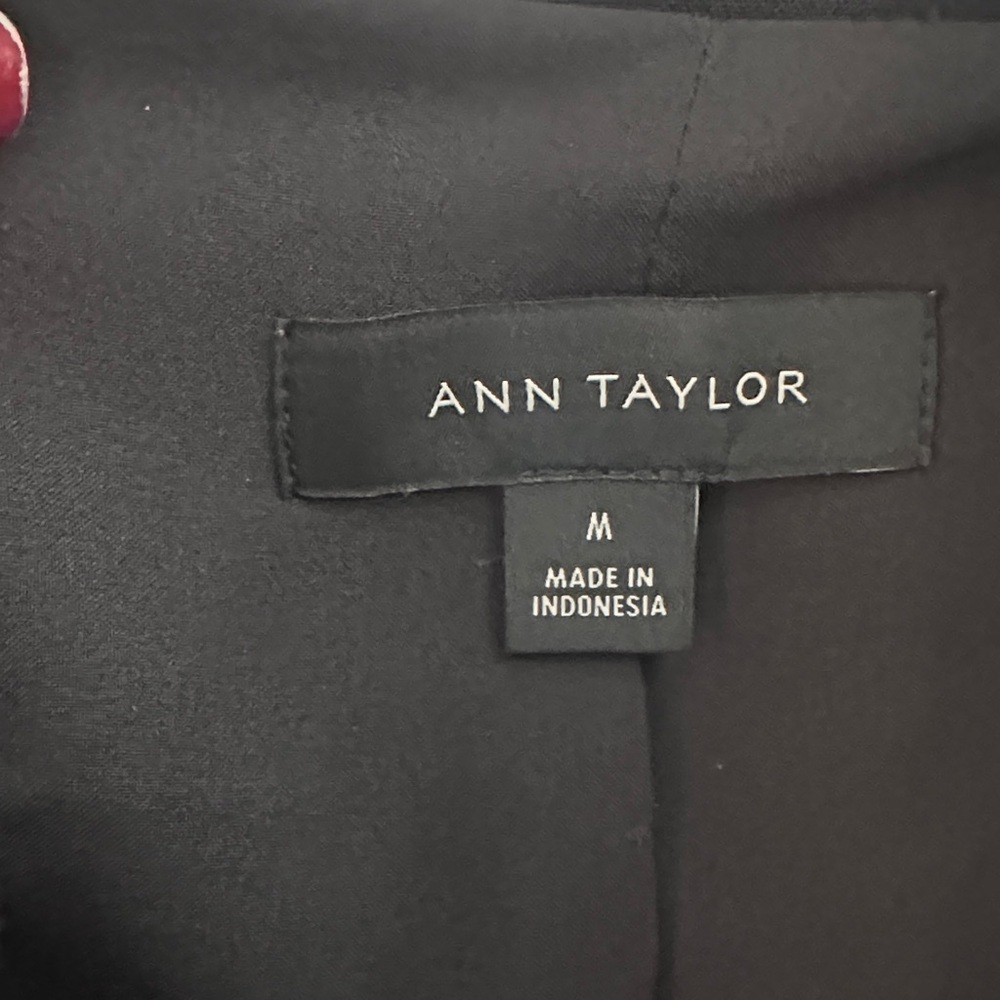 Ann Taylor Black Collarless Scalloped Blazer Sz. M - Picture 3 of 12